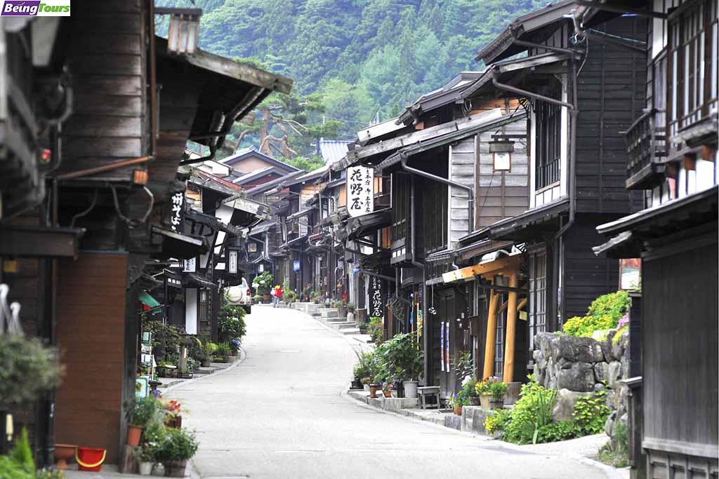 Narai-juku-Kiso-Village-Spring-Nagano-Chubuku-02.jpg