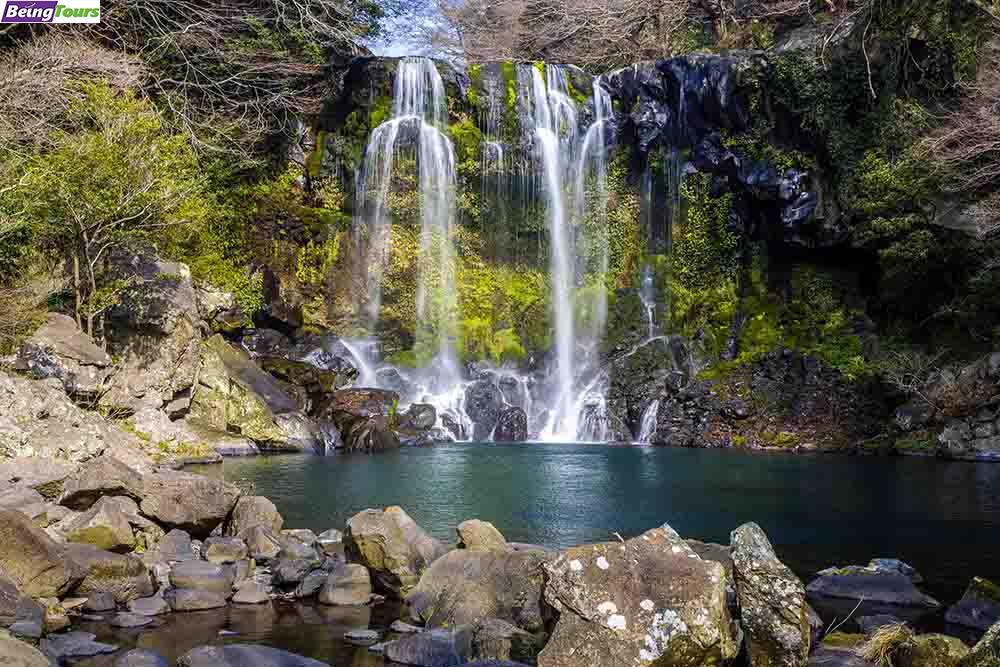 济州岛-天地渊瀑布-Jeju-Cheonjiyeon-Falls-06.jpg