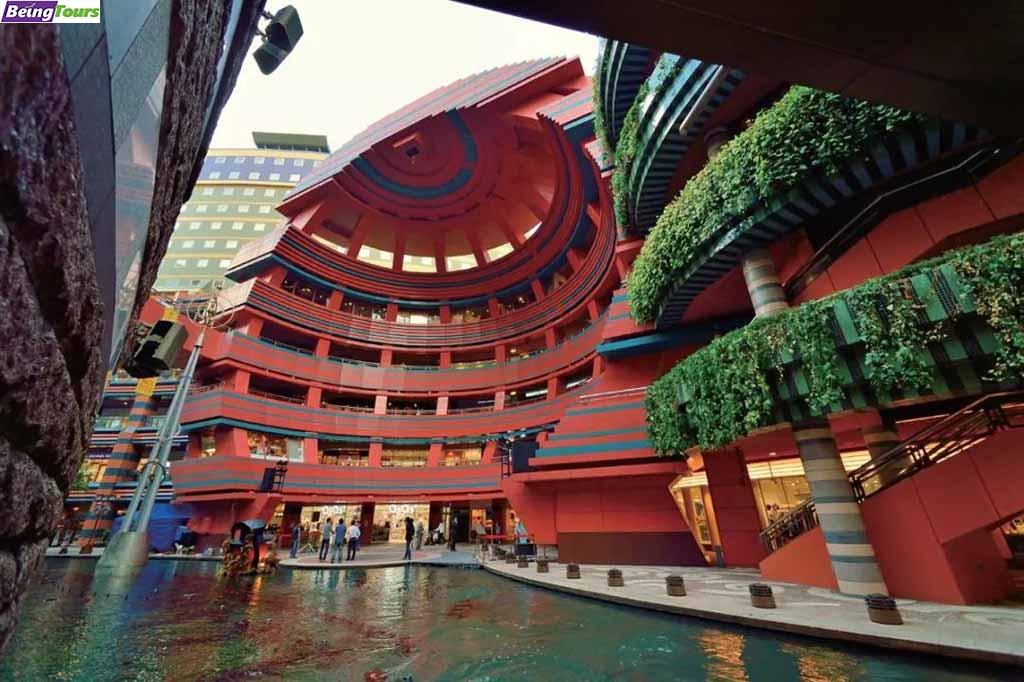 Canal-City-Hakata-Shopping-Mall-Fukuoka-Kyushu.jpg