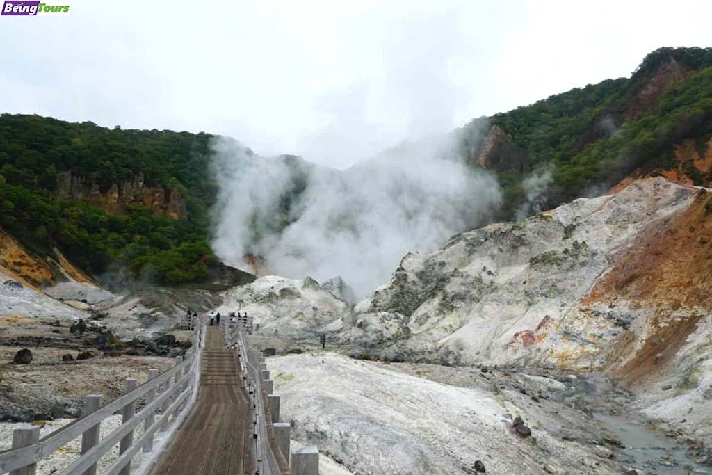 Noboribetsu-Jigokudani-Hell-Valley-Summer-Hokkaido.jpg