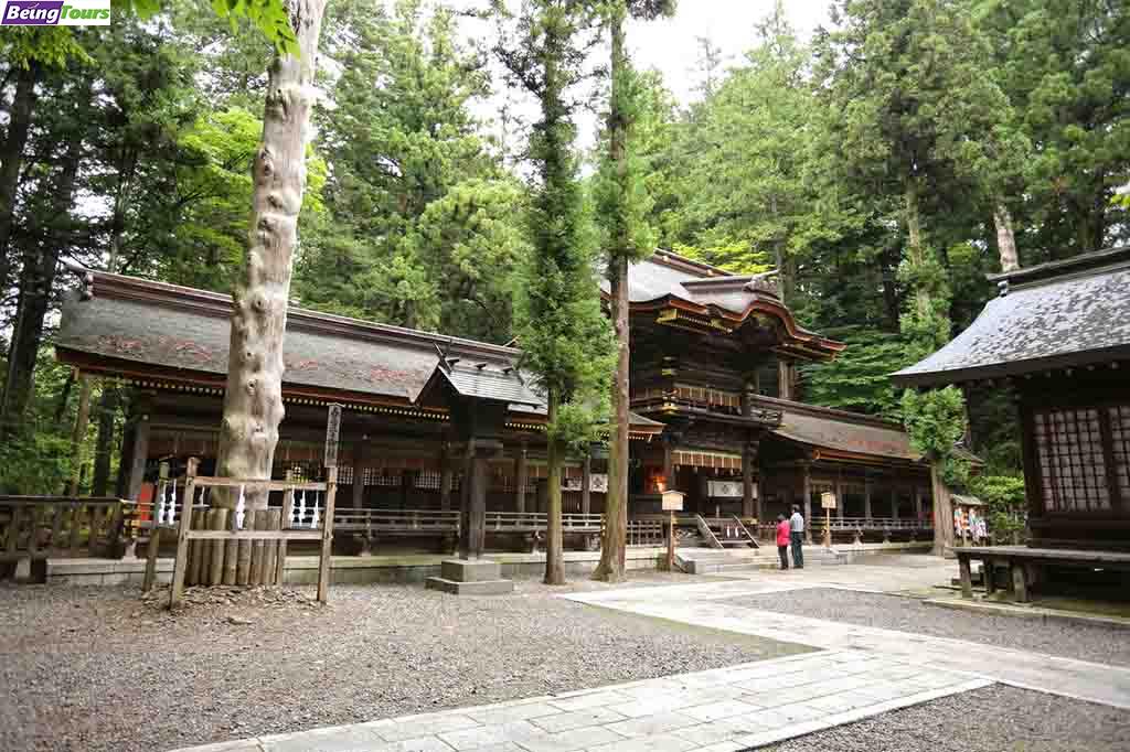 Suwa-Taisha-Shrine-Shimosha-Harumiya-Suwa-Nagano.jpg
