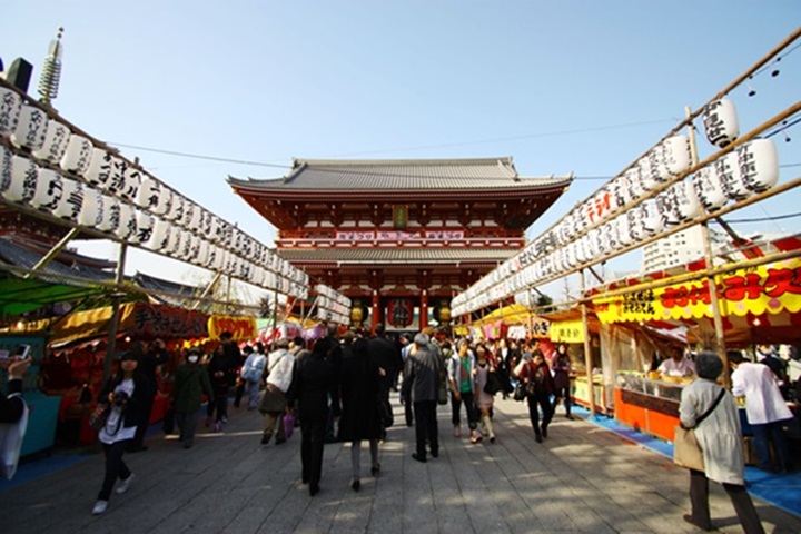 东京-仲见世商店街-Asakusa-Tokyo-Nakamise-Shopping-Street-03.jpeg