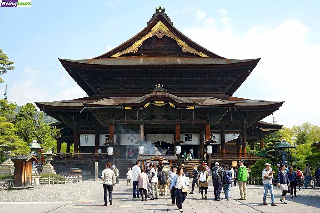 Zenkoji-Temple-Side-Nagano.jpg