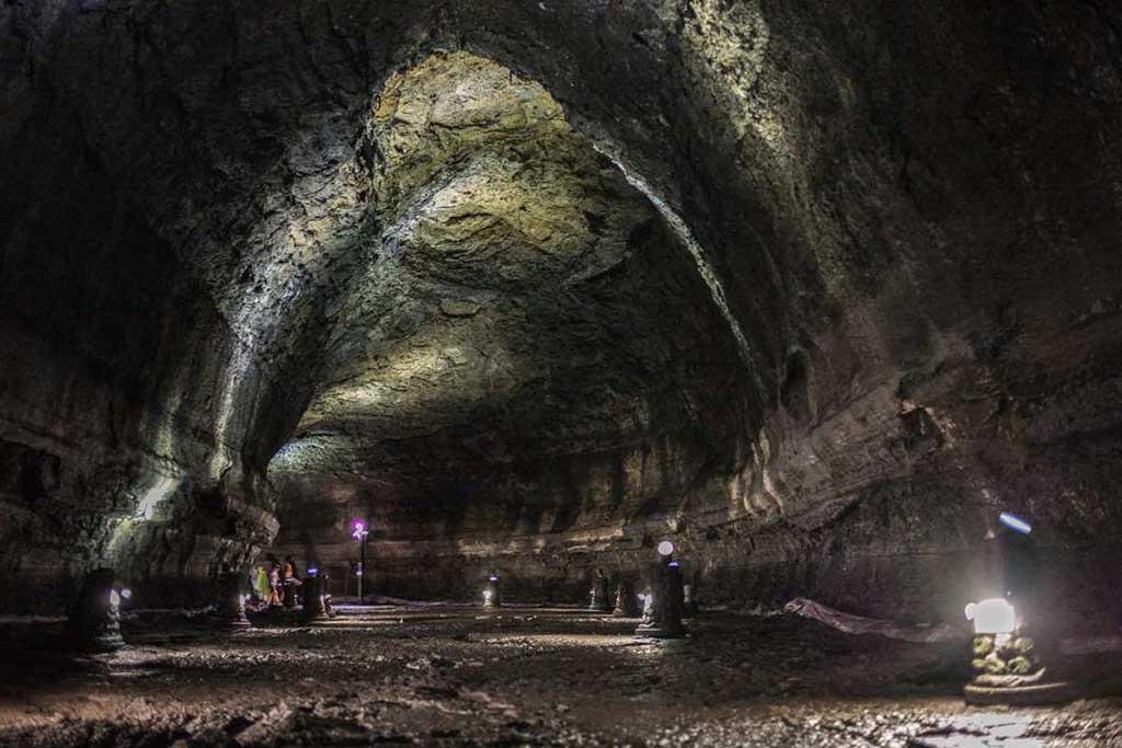Manjanggul Cave
